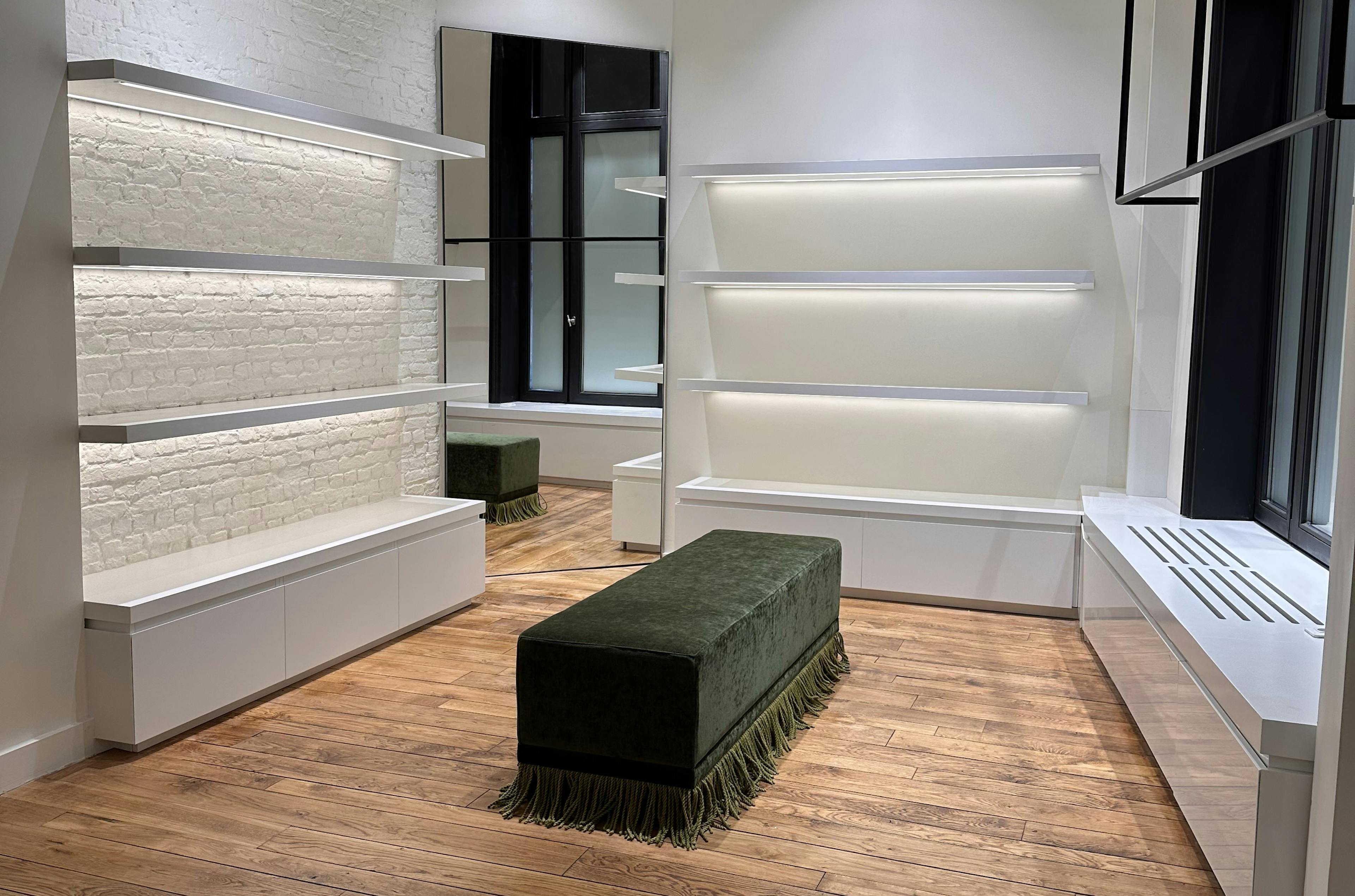 rénovation boutique zadig et voltaire étagère rénovation boutique zadig et voltaire étagère