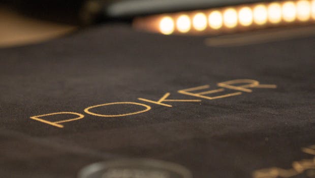 LED-beleuchteter Pokertisch