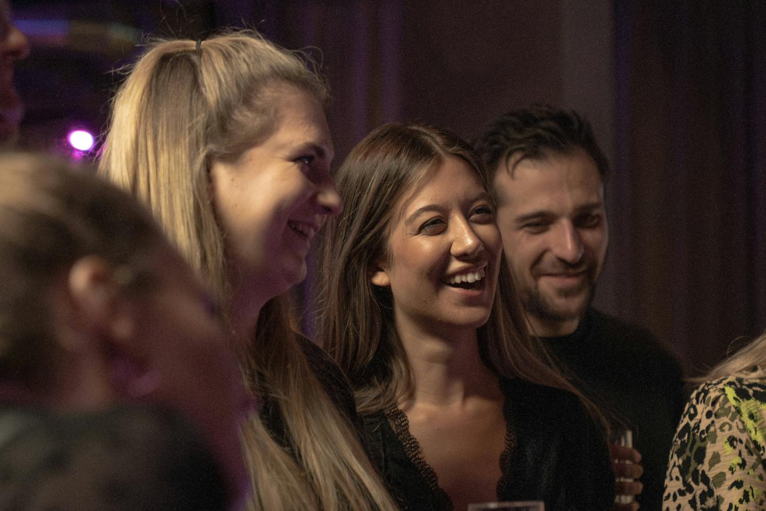 Frauen am Casinotisch