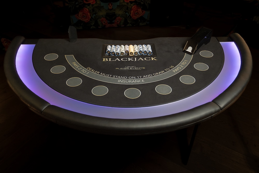 Beleuchteter Black Jack Tisch