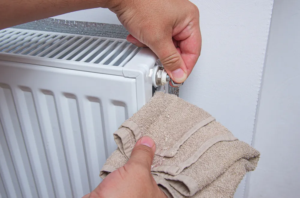 How to bleed a radiator | Plumber London