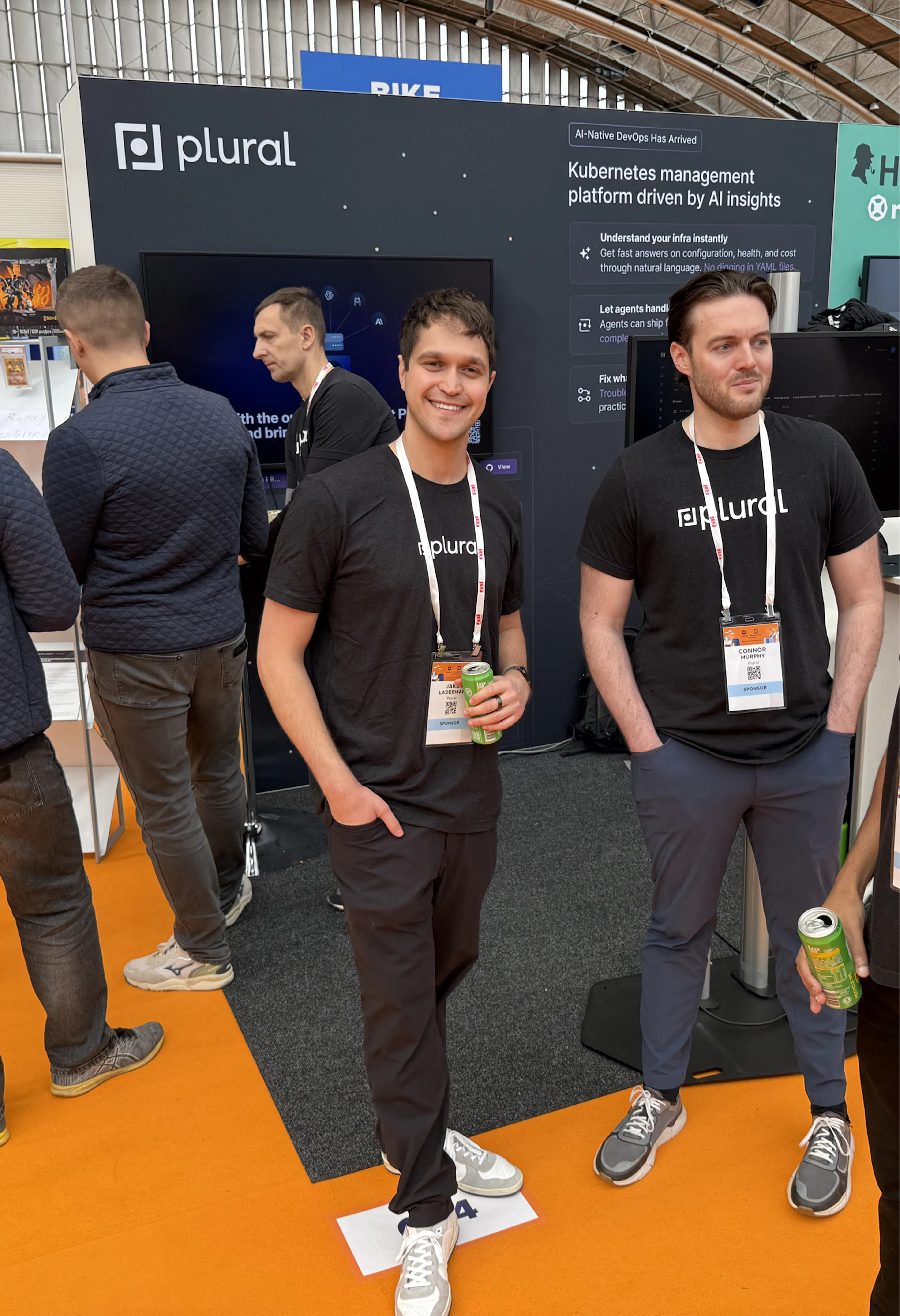 kube con booth presenter