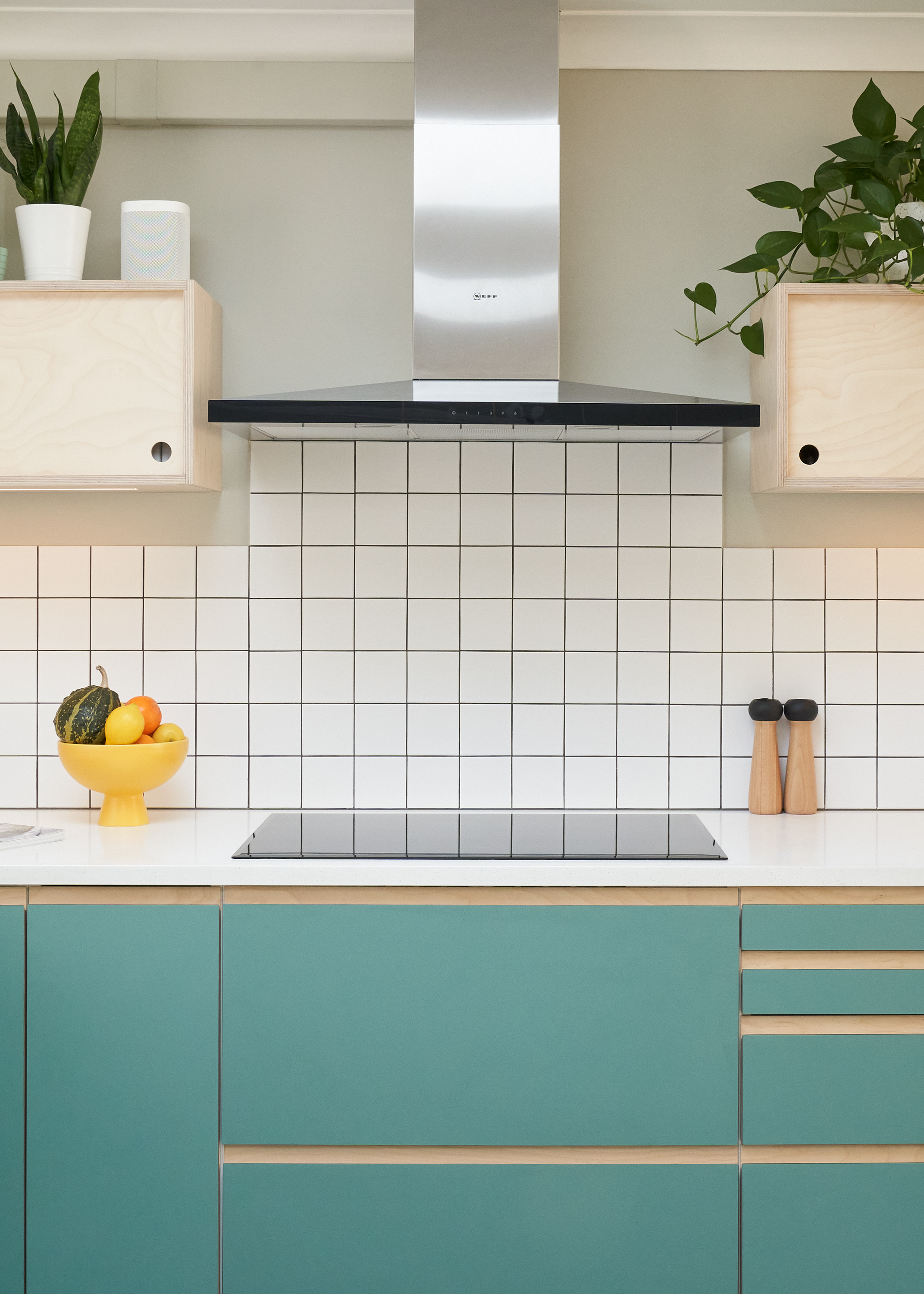 Plykea Fenix Bloom Verde Brac fronts with J-Profile handles