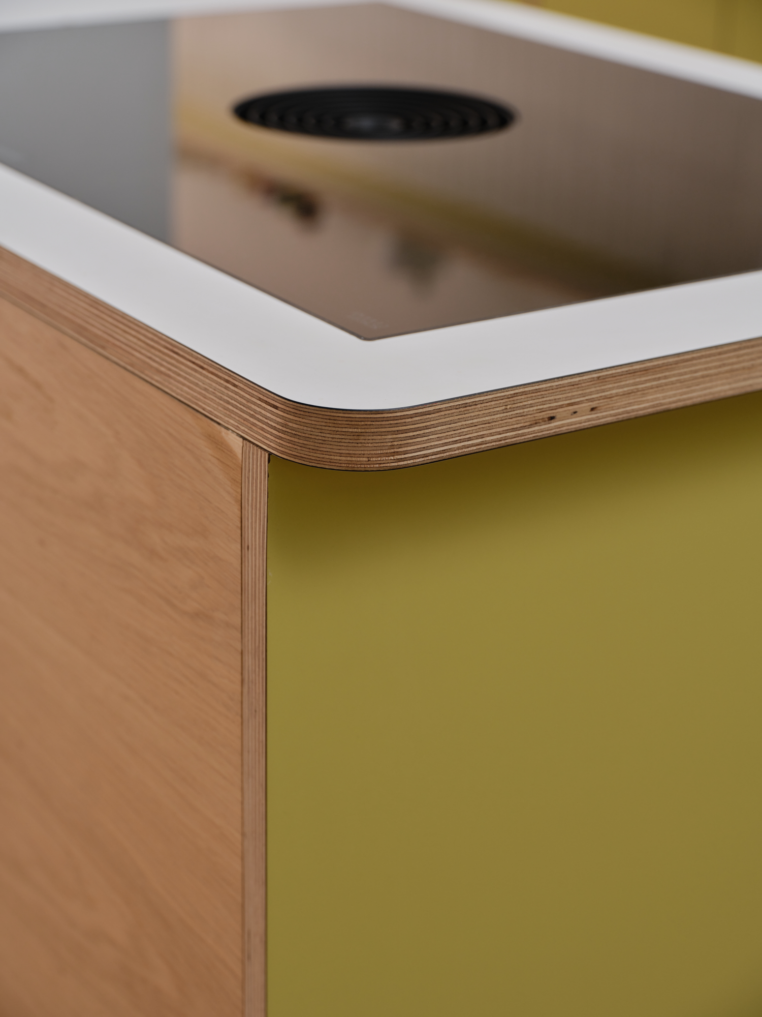 Plykea Formica Wasabi birch plywood kitchen + white Fenix Bianco Kos birch plywood worktop
