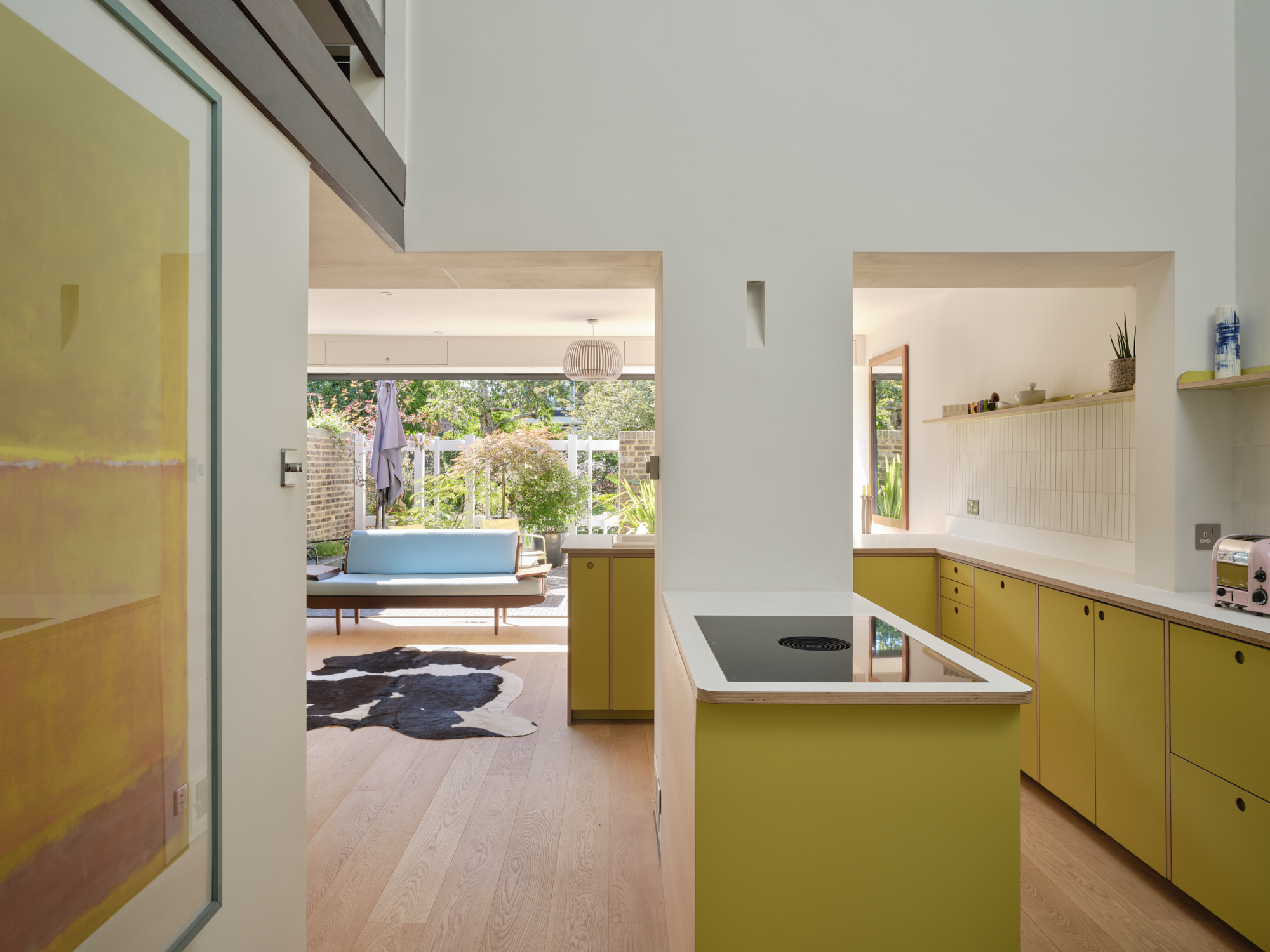 Plykea Formica Wasabi birch plywood kitchen + white Fenix Bianco Kos birch plywood worktop