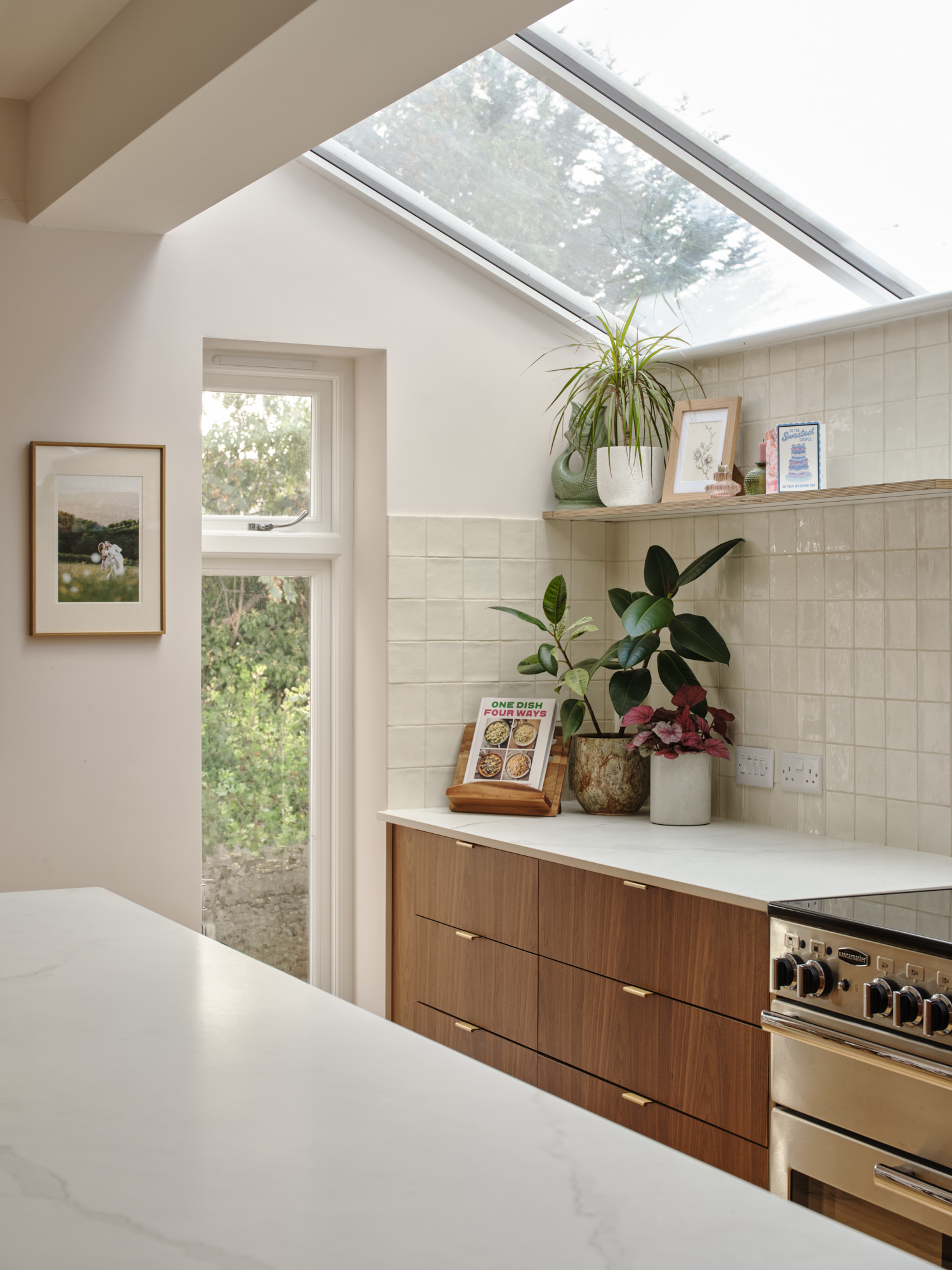Plykea walnut veneered birch plywood fronts