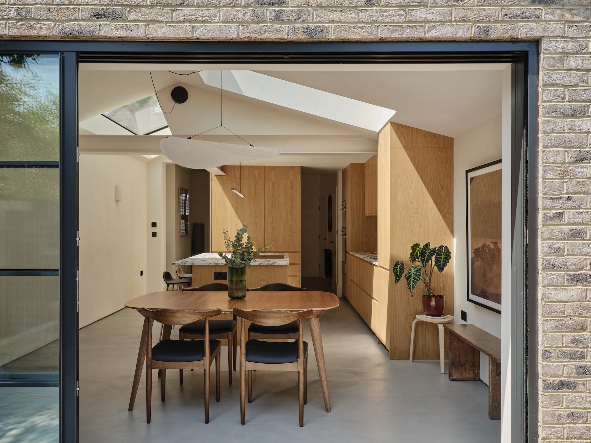 Plykea oak plywood kitchen with J-Profile handle