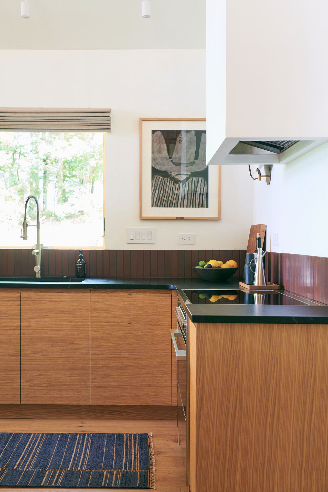 Plykea white oak veneered birch plywood kitchen with J-Profile handle