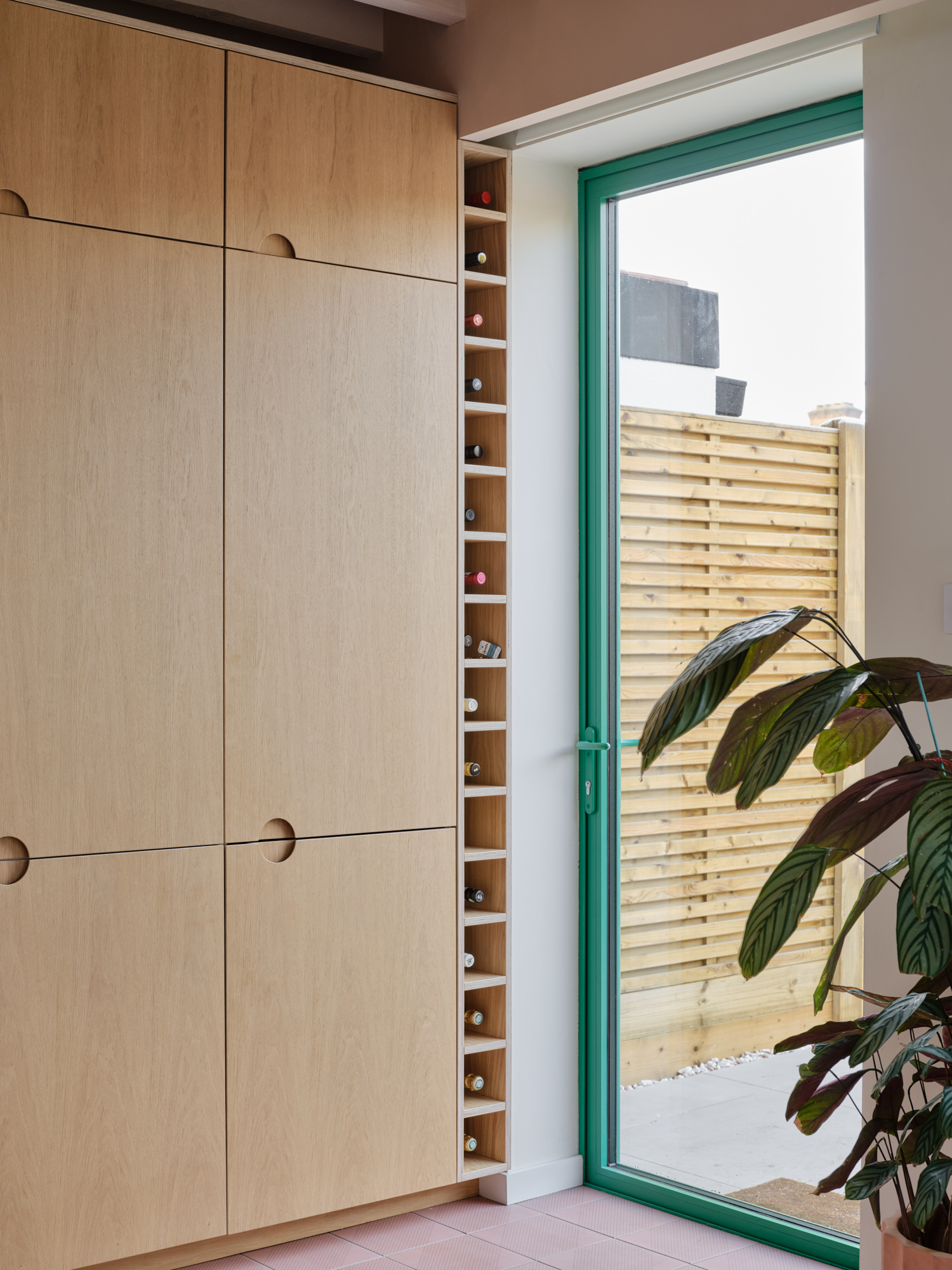 Plykea oak-veneered birch plywood kitchen fronts + Ürtil shelf unit