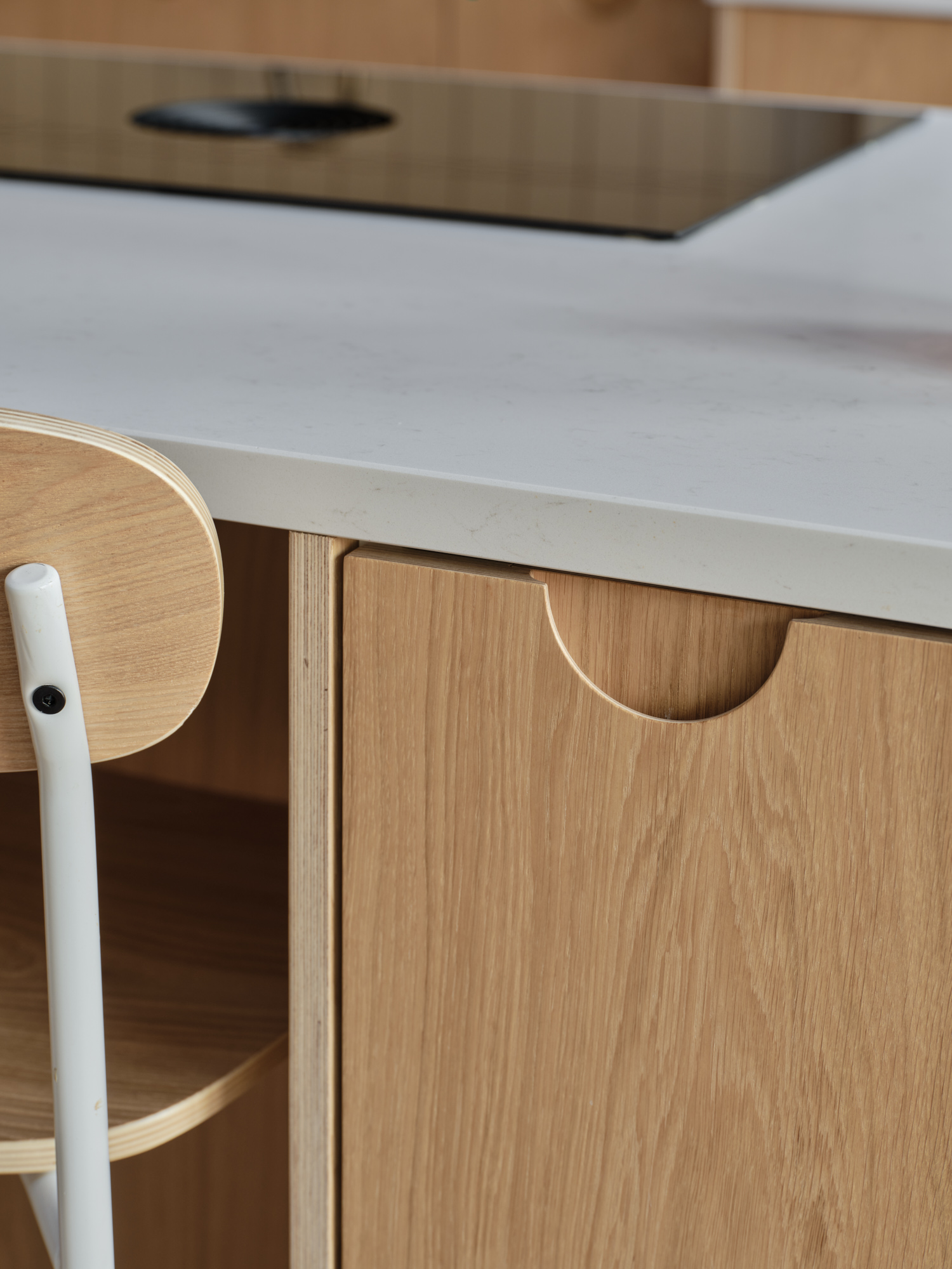 Plykea oak-veneered birch plywood kitchen fronts + half arc handle