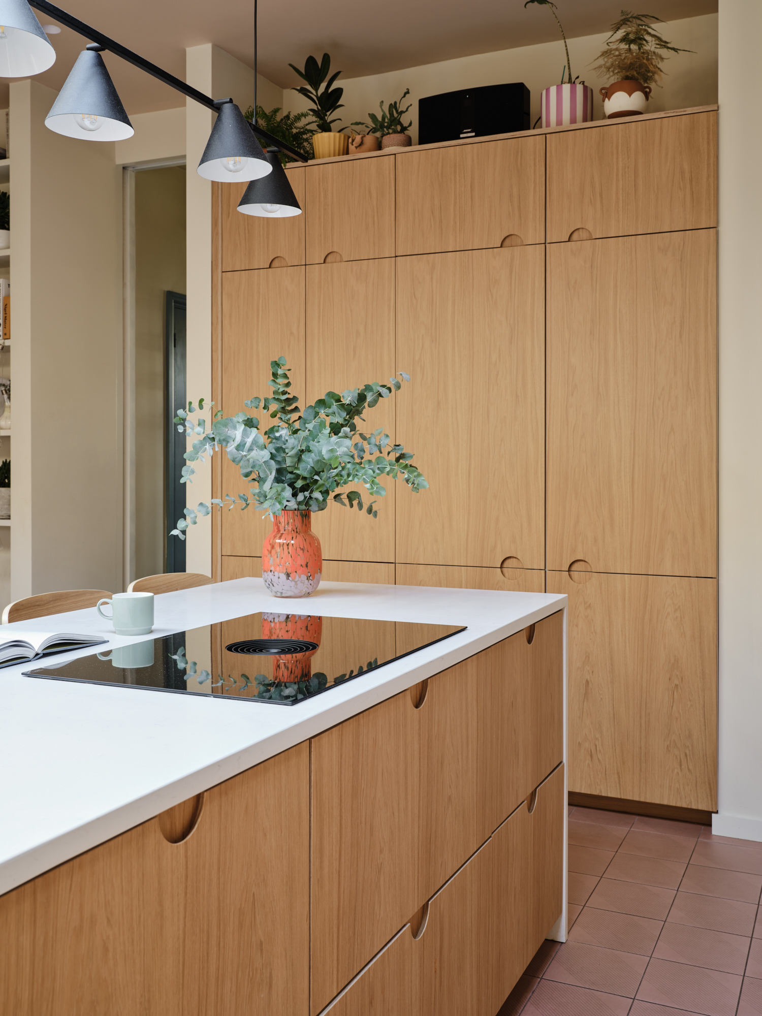 Plykea oak-veneered birch plywood kitchen fronts + BORA hob