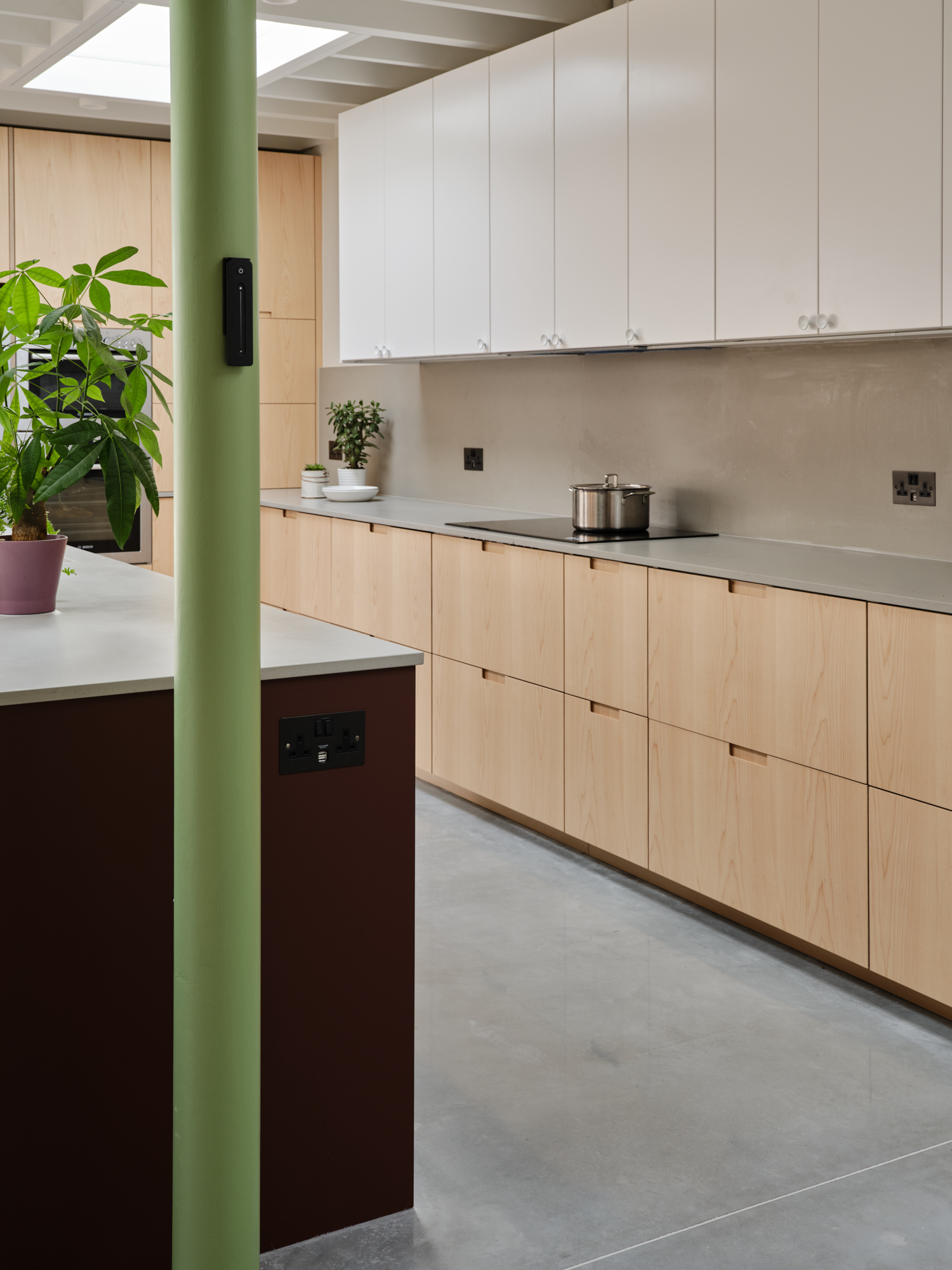 Plykea Fenix Rosso Jaipur + maple-veneered birch plywood + white IKEA Veddinge