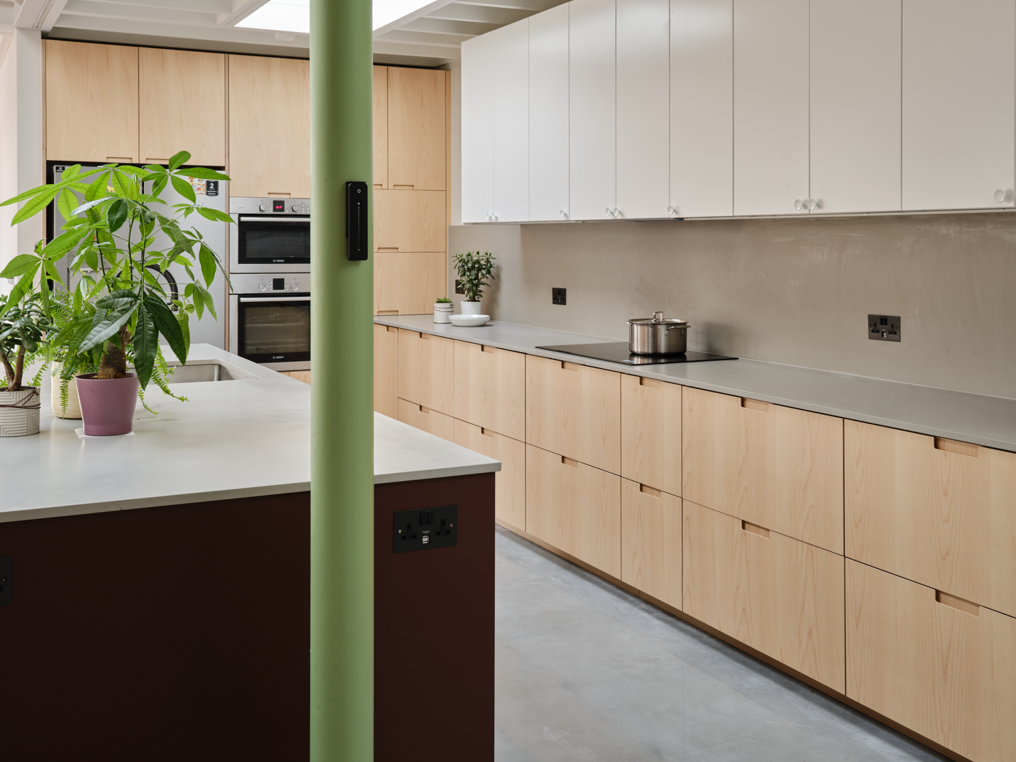 Plykea Fenix Rosso Jaipur + maple-veneered birch plywood + white IKEA Veddinge