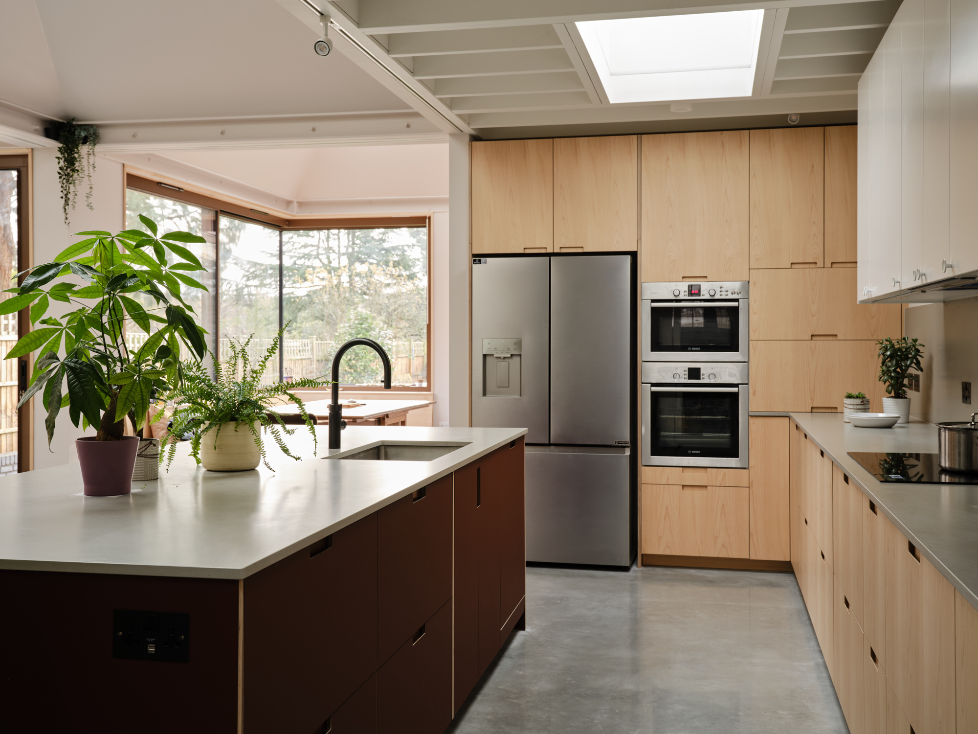 Plykea Fenix Rosso Jaipur + maple-veneered birch plywood + white IKEA Veddinge