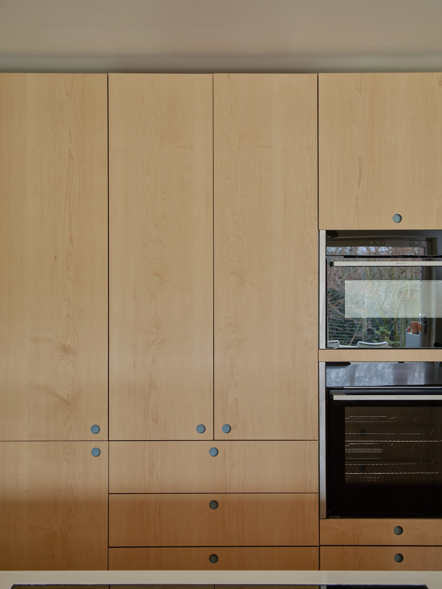 Plykea maple-veneered birch plywood pantry