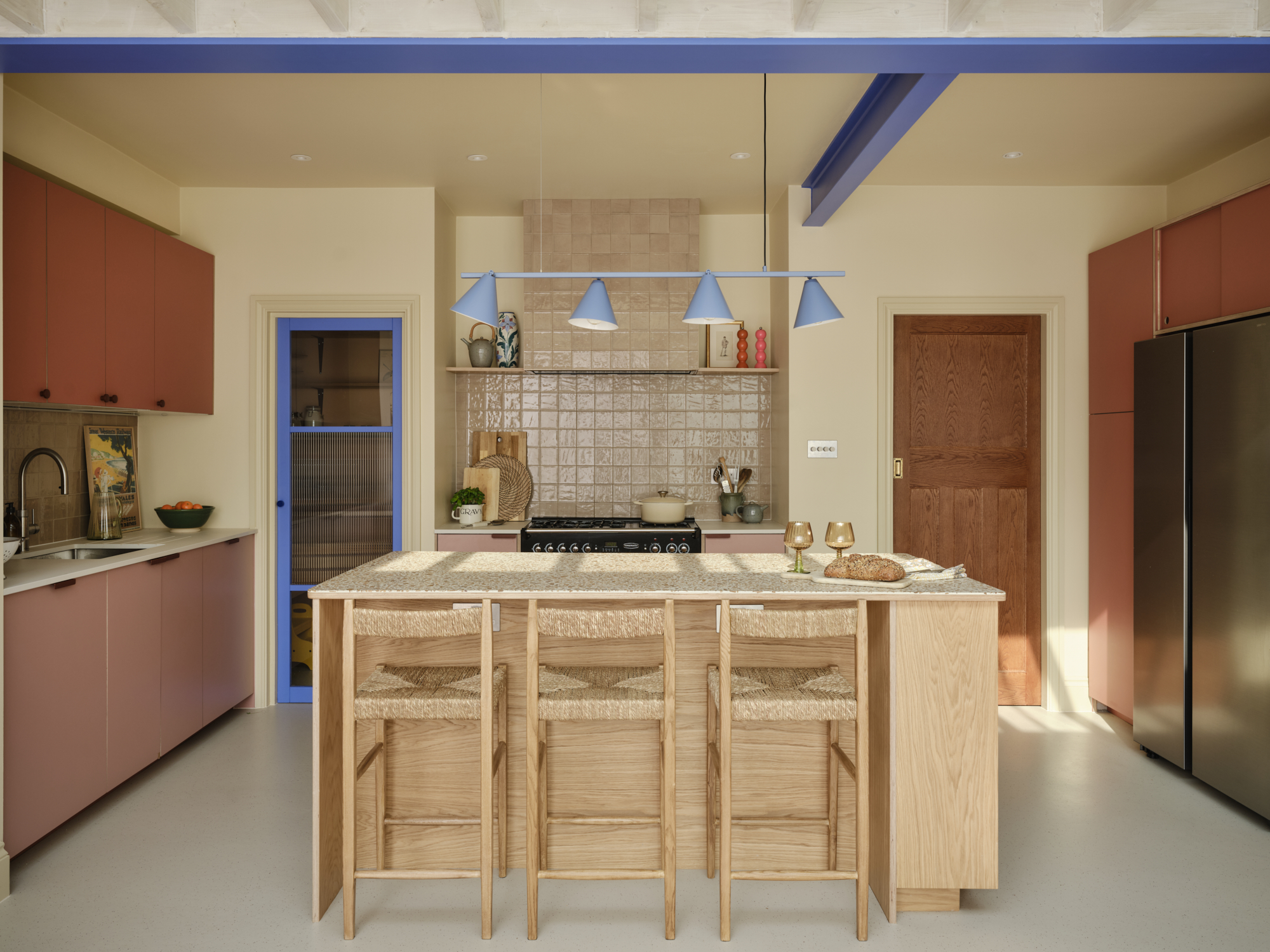 Plykea oak, Formica Blush + Arpa Rosa Shade plywood kitchen