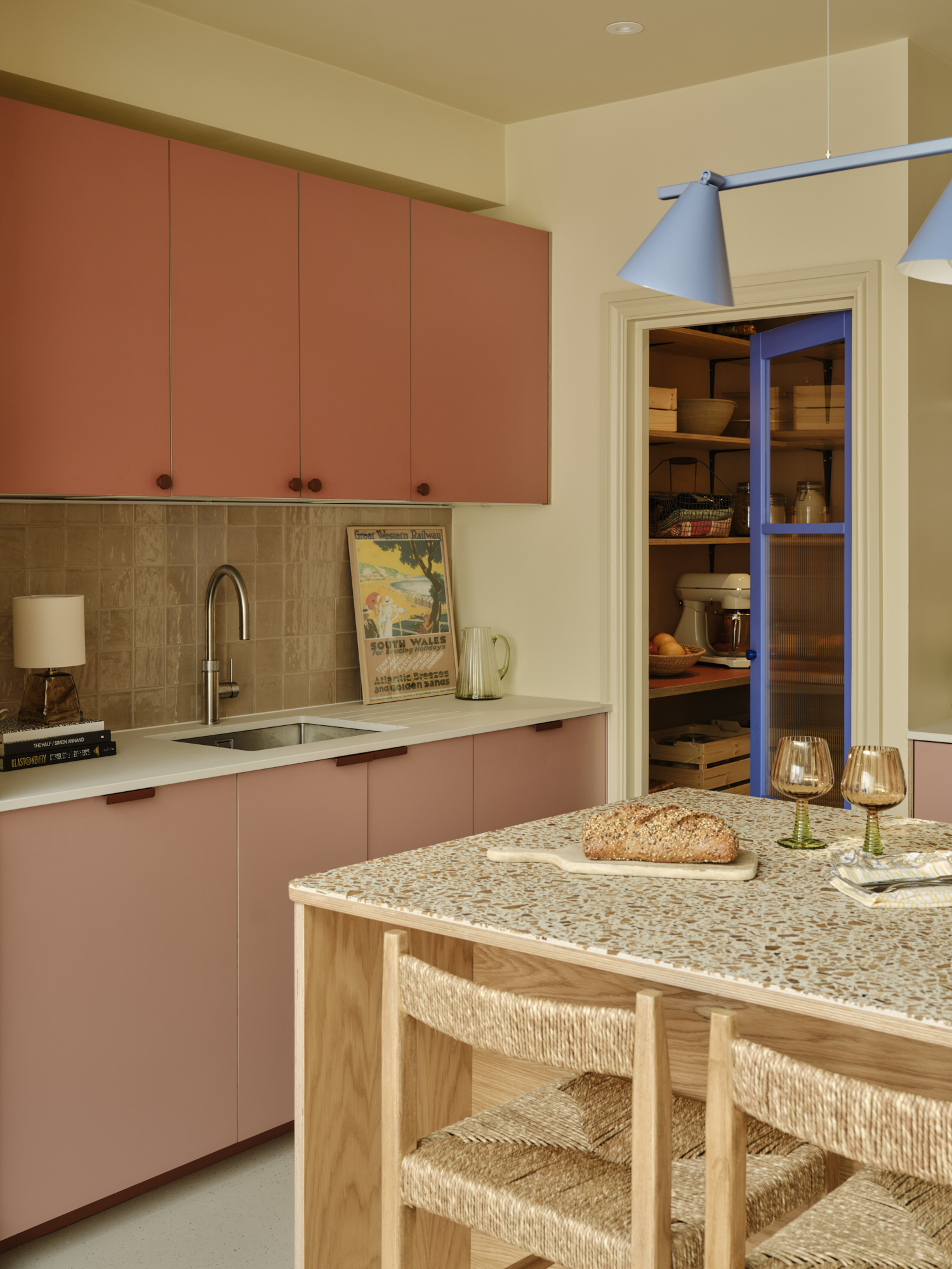 Plykea oak, Formica Blush + Arpa Rosa Shade plywood kitchen