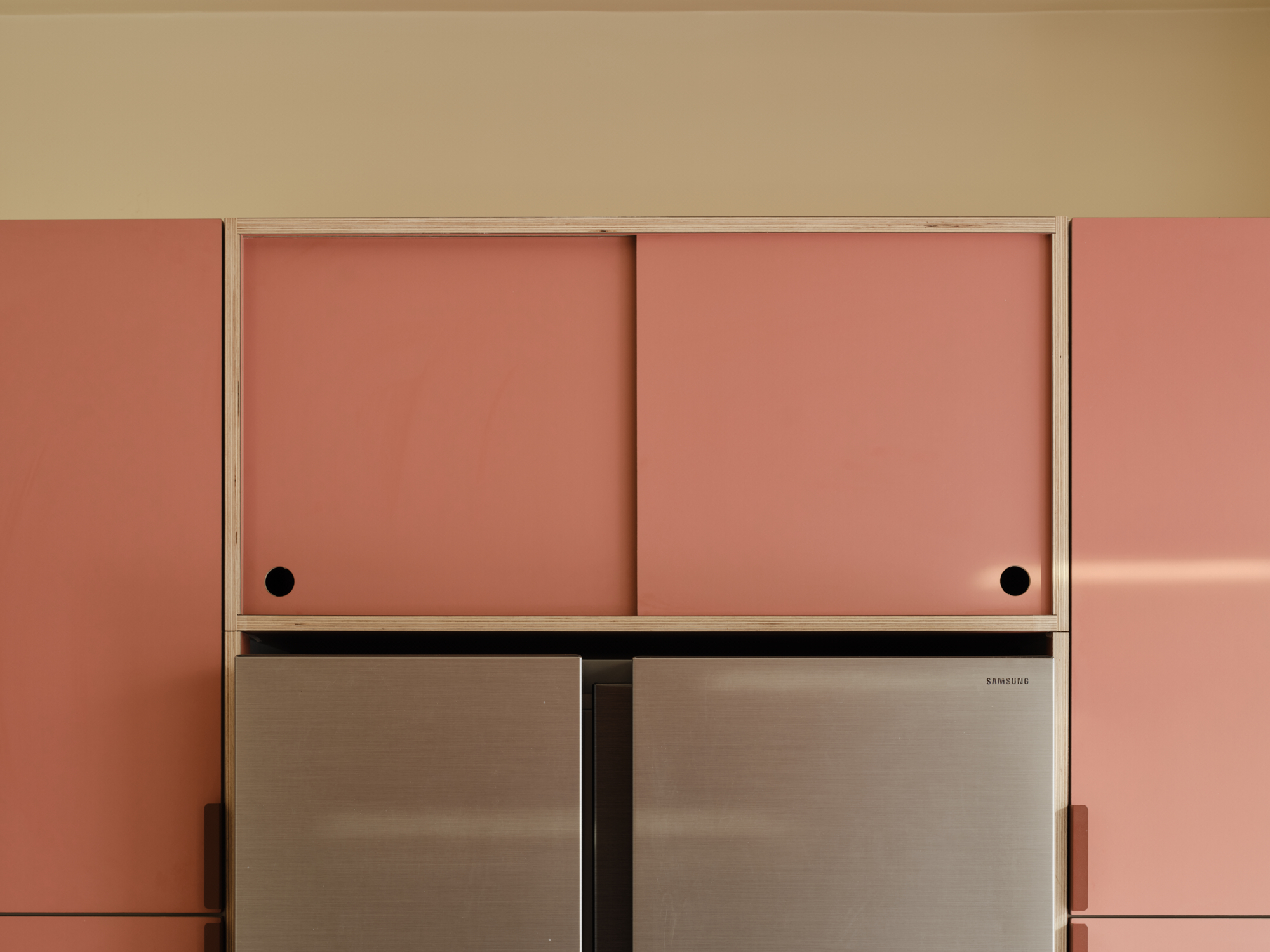 Plykea Arpa Rosa Shade plywood Ürtil cabinet