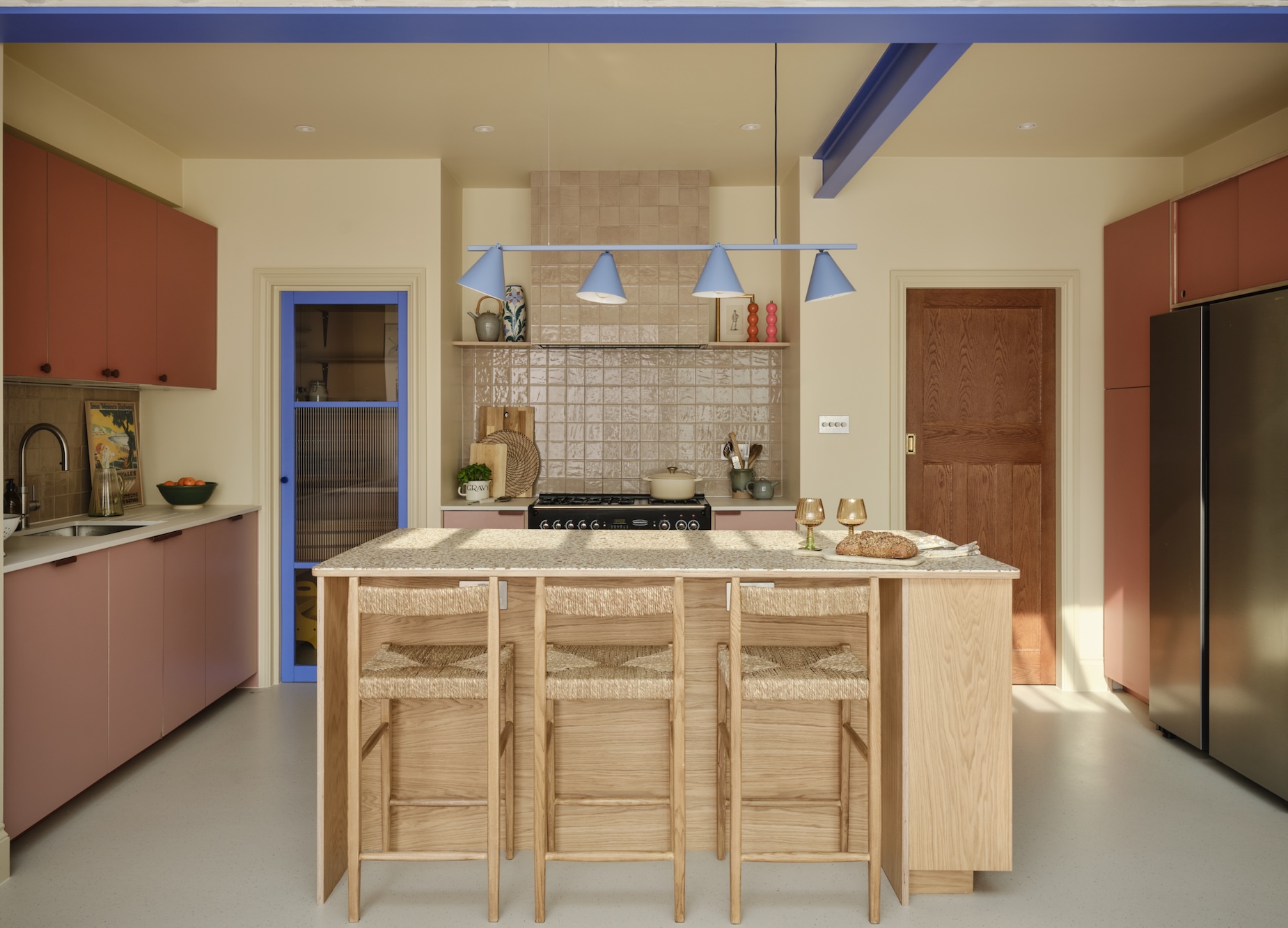 Plykea oak, Formica Blush + Arpa Rosa Shade plywood kitchen