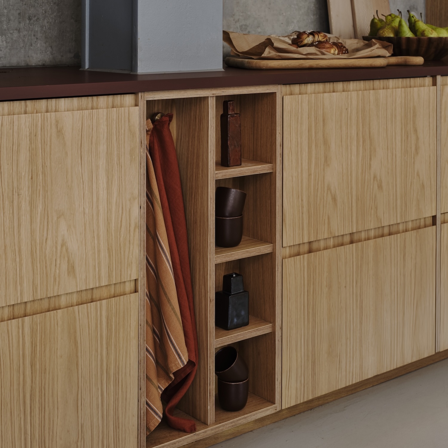Plykea oak-veneered plywood kitchen shelf unit