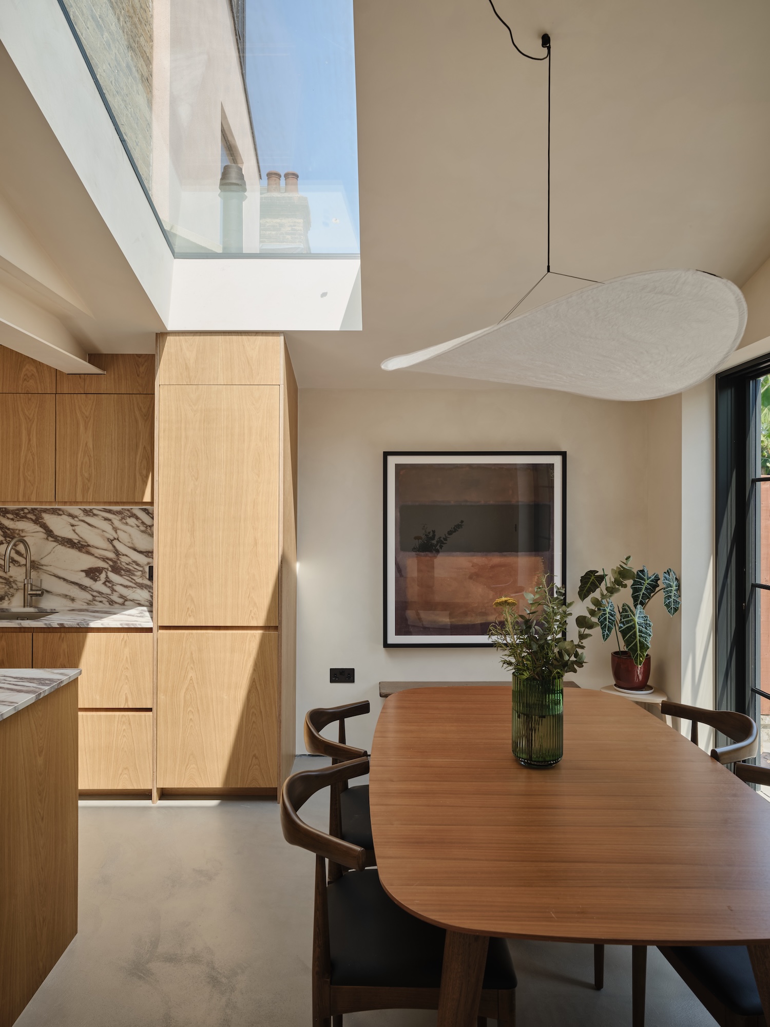 Plykea oak plywood kitchen with J-Profile handle