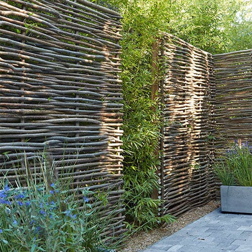 5 idées de clôture de jardin en bois pour protéger votre jardin avec des matériaux naturels