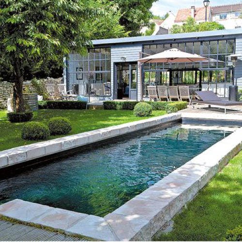 5 inspirations de piscine creusée pour tous les usages