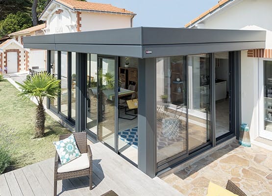 véranda moderne en aluminium
