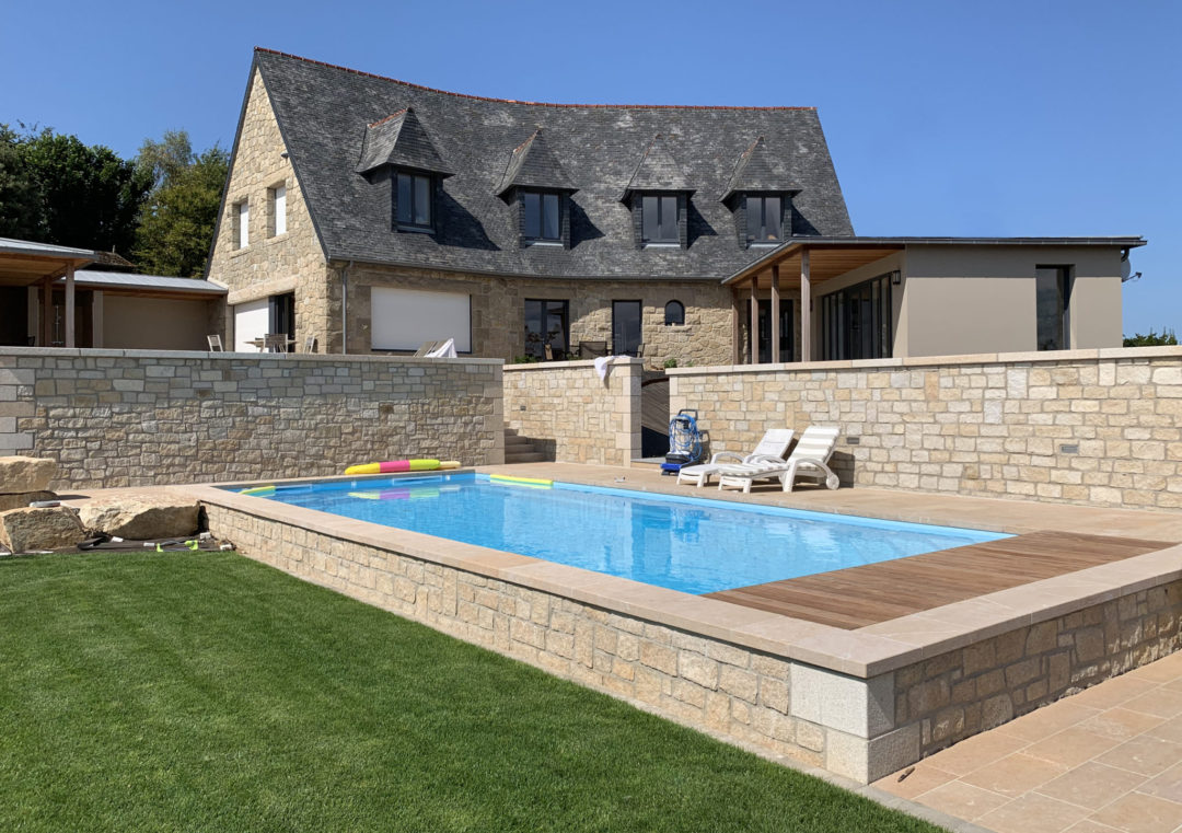 piscine semi-enterrée