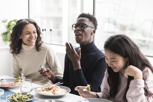 students having brunch