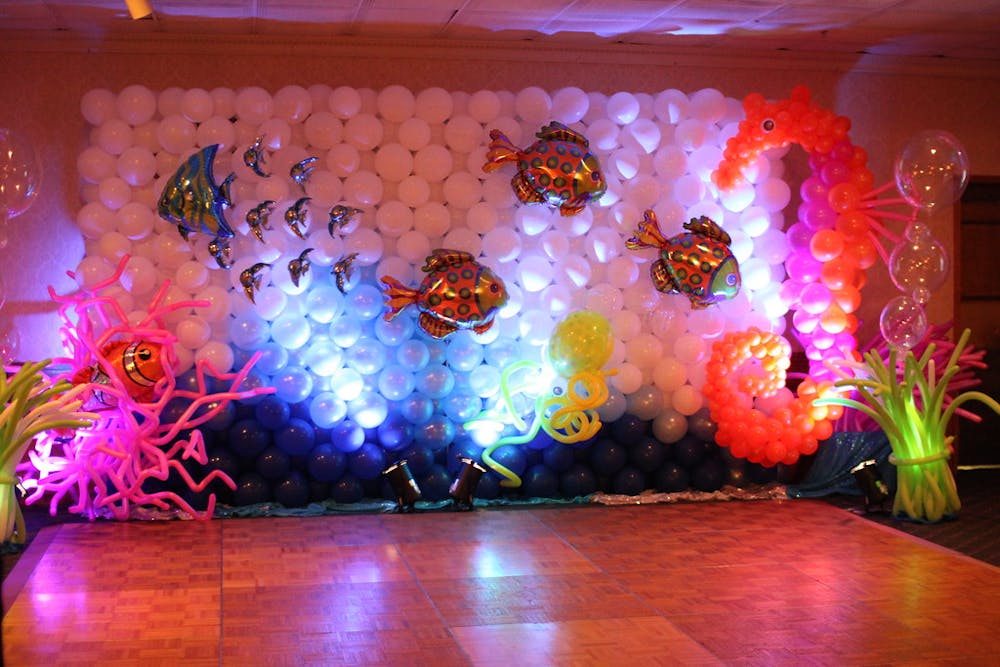 Colorful decoration of sea creatures in balloon theme pic