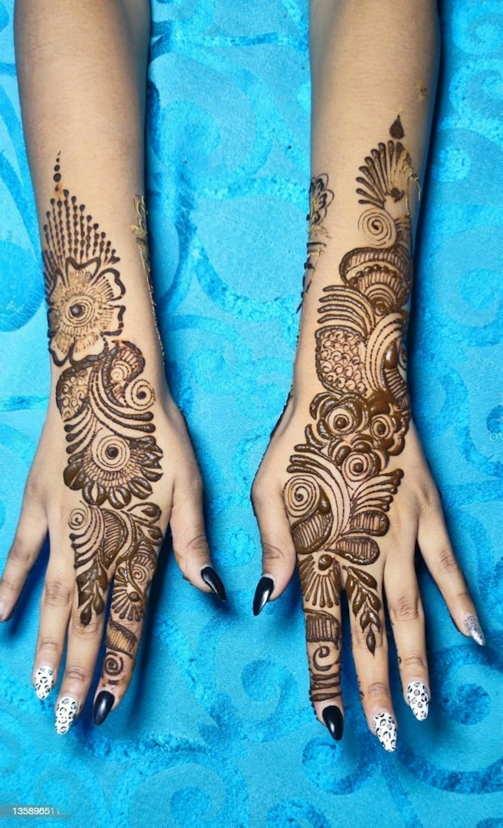 Simple mehndi artist in Kolkata