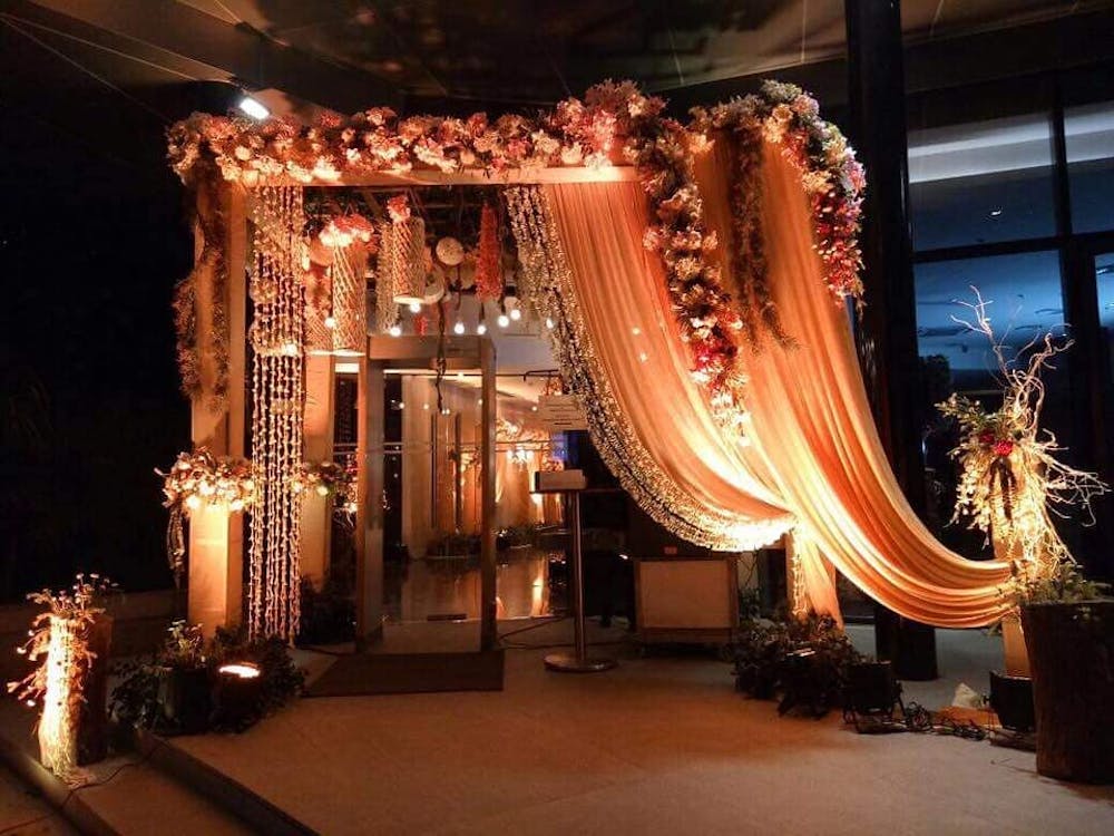 latest wedding entrance decor ideas