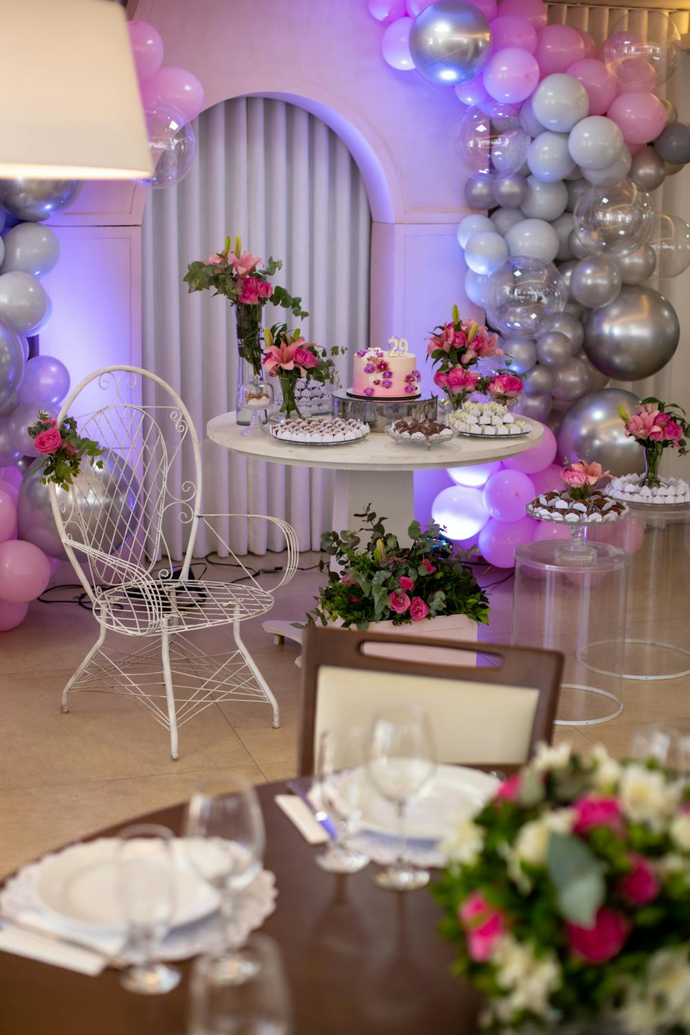 A glamorous party decoration idea that you can try