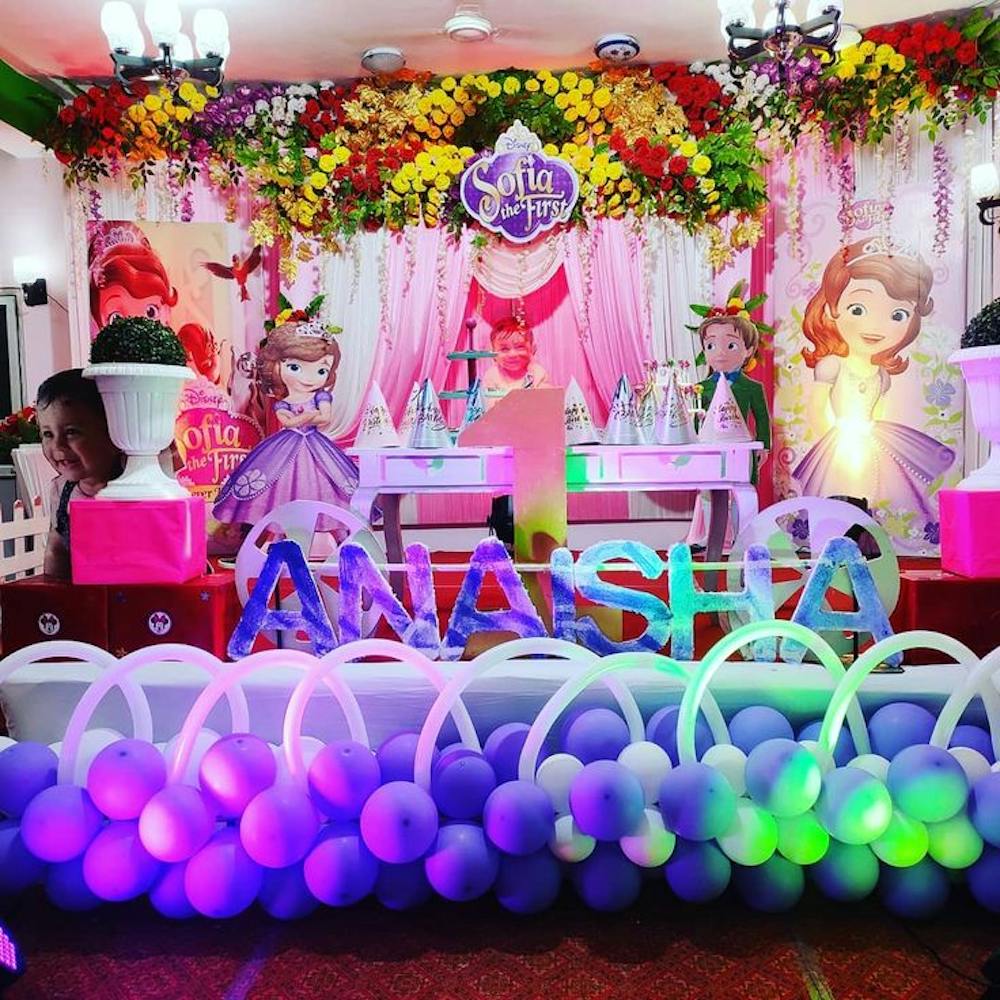how to decorate room for birthday without balloons
