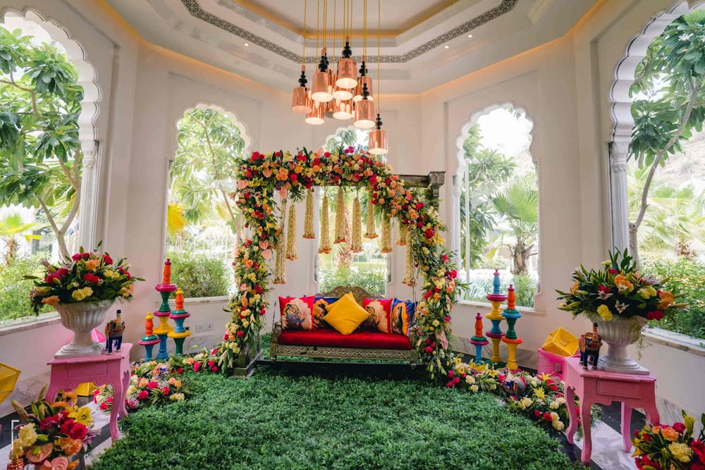 Latest mehendi theme ideas