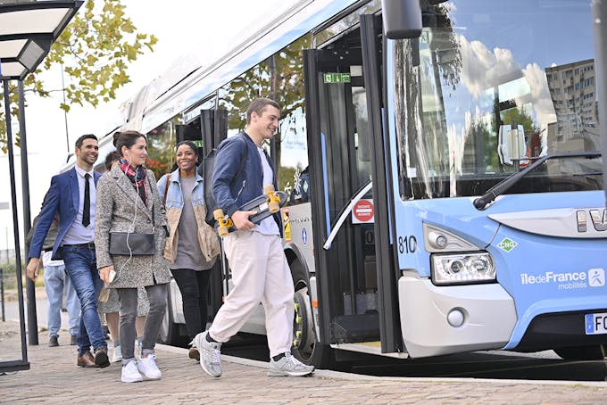 Retrouvez les nouveaux horaires de vos lignes 11 et 15 valables à partir du 15 mai 2023