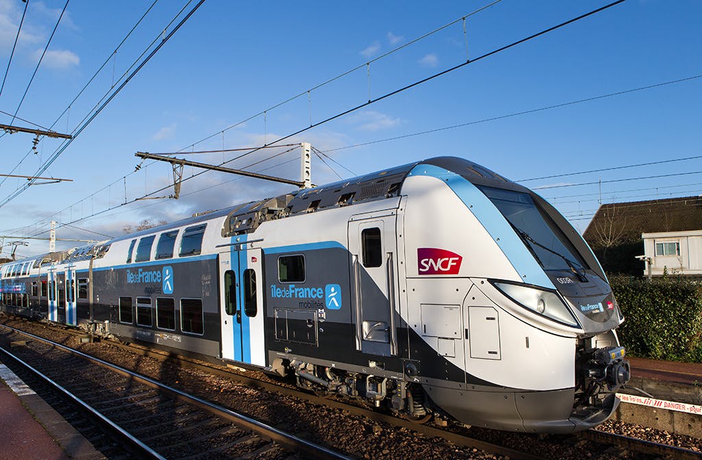 Nouveau train Regio 2N à l'arrêt