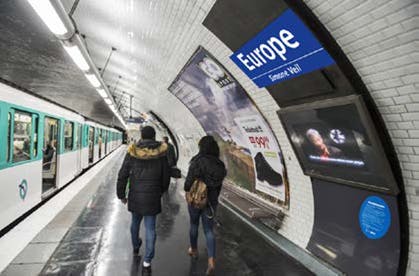 Plaques de la station métro Europe Simone Veil