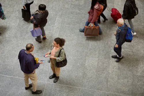 Pasajeros en la estación de Saint-Lazare