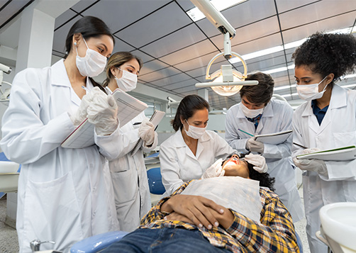 Etudiants dentaires : LCL Professionnel