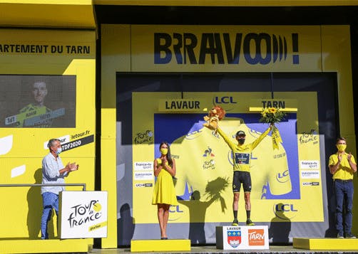 Le coureur belge Wout Van Aert lève à nouveau les bras à l'issue d'une étape débridée. 