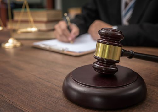 Professions libérales réglementées : les principaux changements prévus en 2024 - LCL Banque et Assurance 