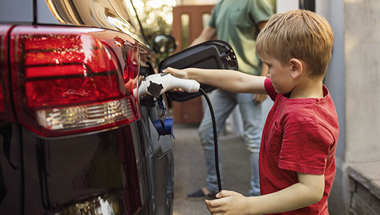 Marché voiture électrique France : LCL Banque et Assurance