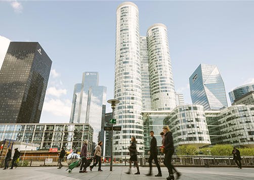 Marchés financiers : le CAC 40 au sommet malgré la crise