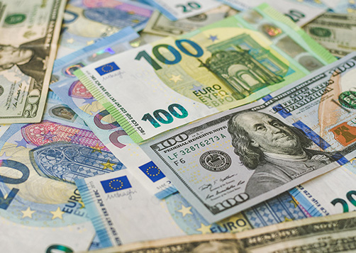 l’euro perd 2 % face au dollar