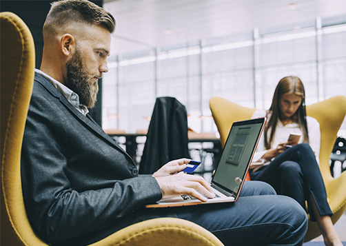 Quels sont les avantages des cartes bancaires professionnelles&nbsp;? LCL Banque Professionnel