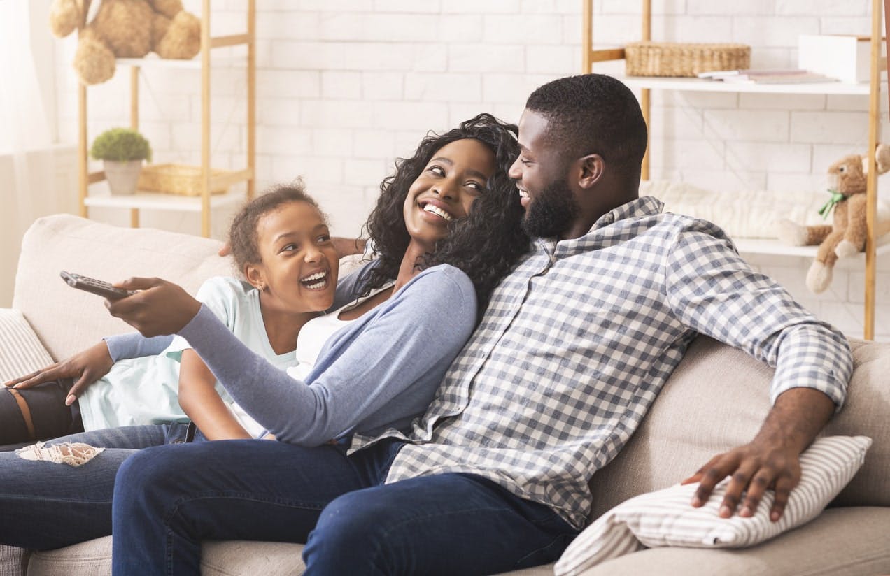 Família aproveitando um dos combos vivo fibra