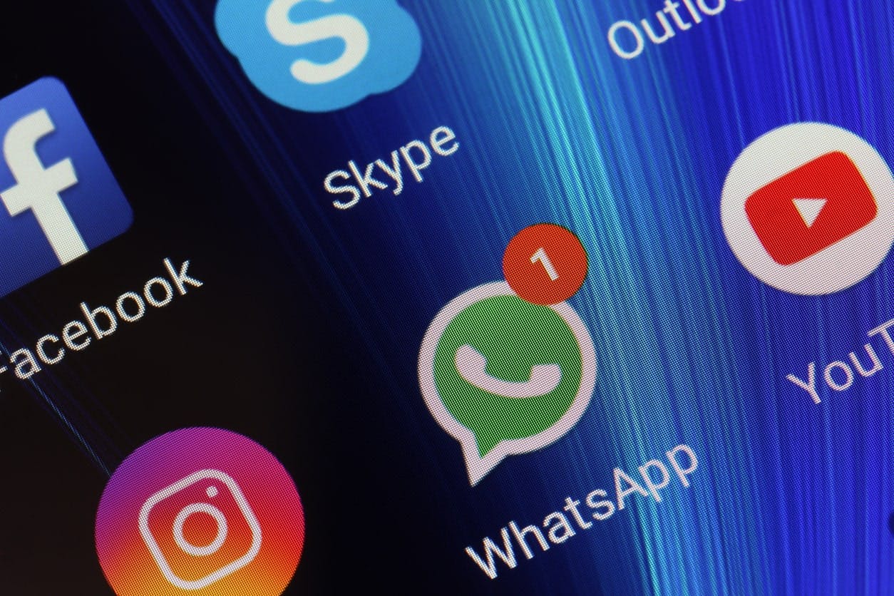 Redes Sociais em um Celular da Vivo