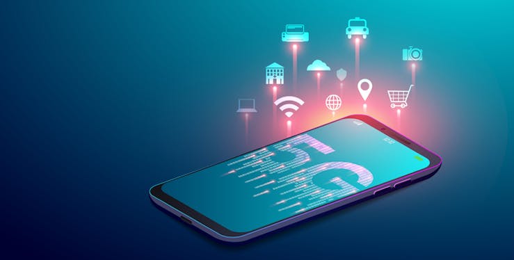 Ilustração de celular com 5G escrito na tela e ícones de internet ao redor